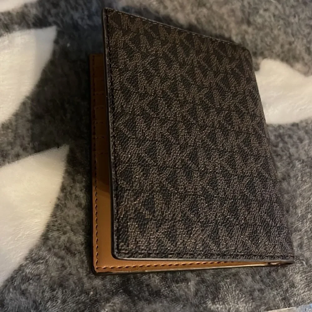 Michael Kors Wallet Jet Set Travel Passport Holder Wallet Case Brown Leather